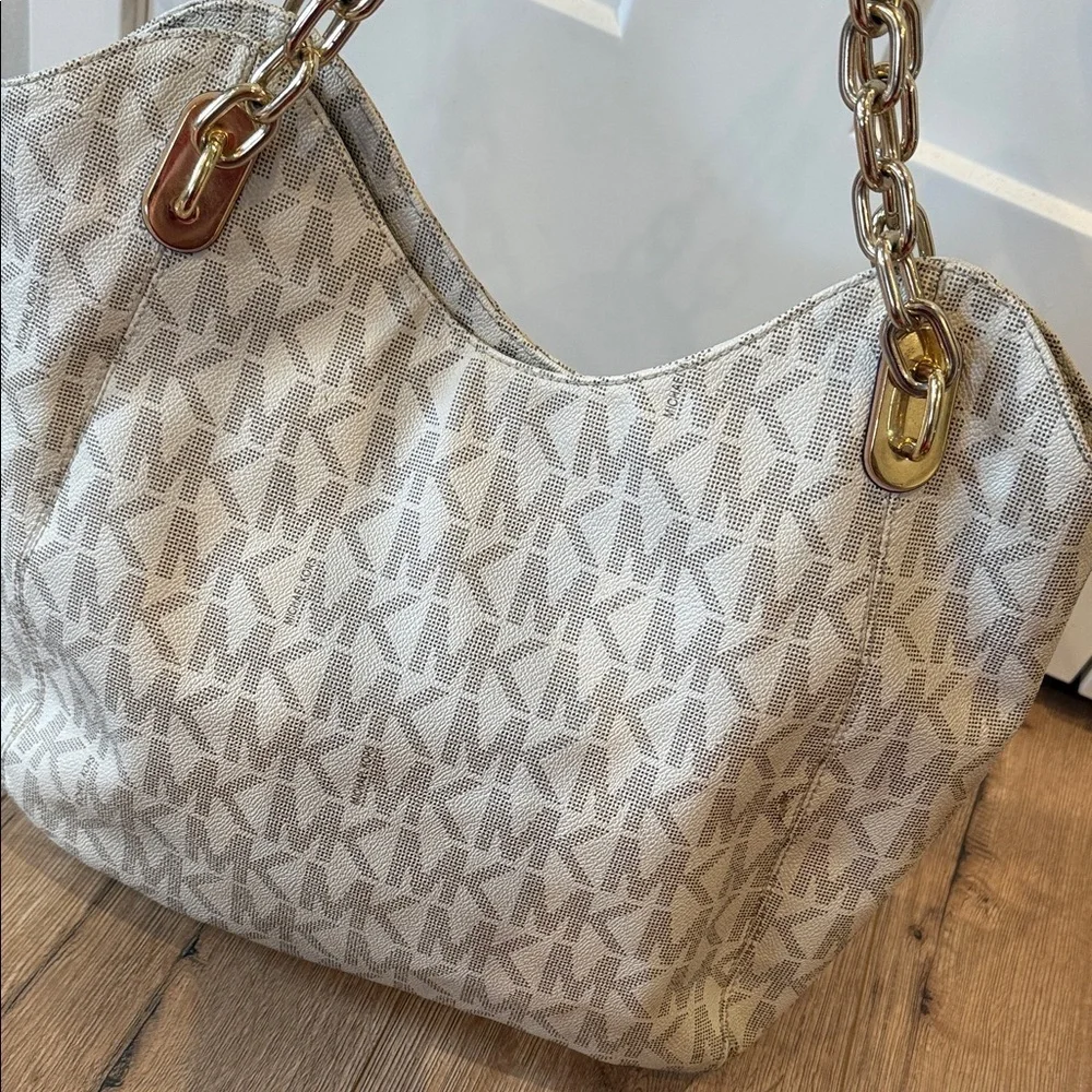 Michael Kors stylish michael